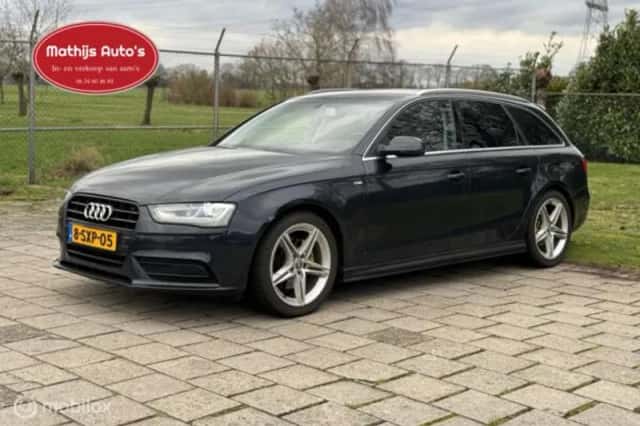Audi A4 (2014) thumbnail 8