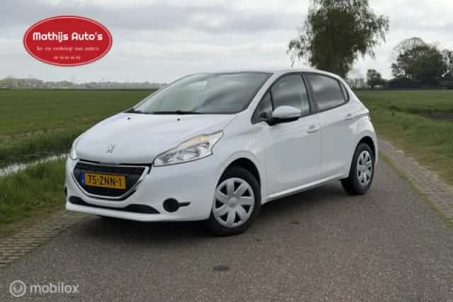 Peugeot 208 (2013) thumbnail 1