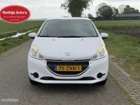 Peugeot 208 (2013) thumbnail 2