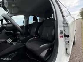 Peugeot 208 (2013) thumbnail 14