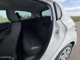 Peugeot 208 (2013) thumbnail 15