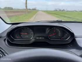 Peugeot 208 (2013) thumbnail 17