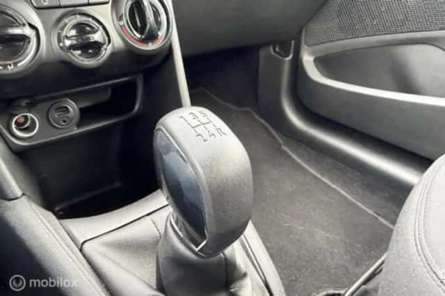 Peugeot 208 (2013) thumbnail 20