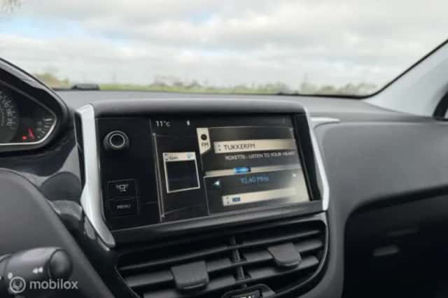 Peugeot 208 (2013) thumbnail 22