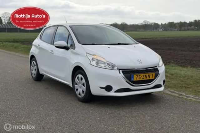 Peugeot 208 (2013) thumbnail 6