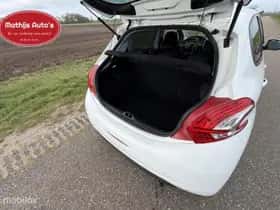 Peugeot 208 (2013) thumbnail 8