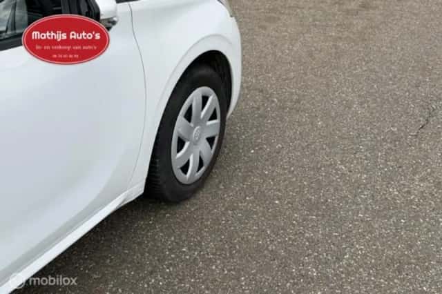 Peugeot 208 (2013) thumbnail 9