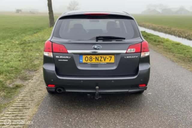 Subaru Legacy (2011) thumbnail 11