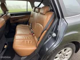 Subaru Legacy (2011) thumbnail 14