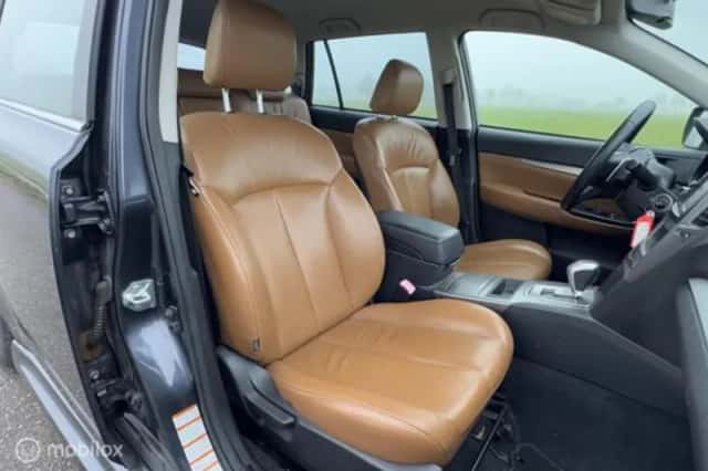 Subaru Legacy (2011) thumbnail 16