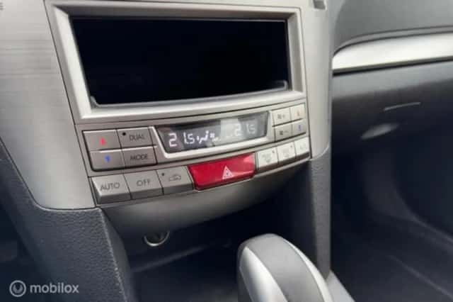 Subaru Legacy (2011) thumbnail 19