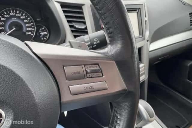 Subaru Legacy (2011) thumbnail 21