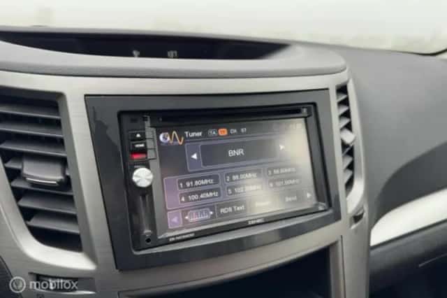 Subaru Legacy (2011) thumbnail 23