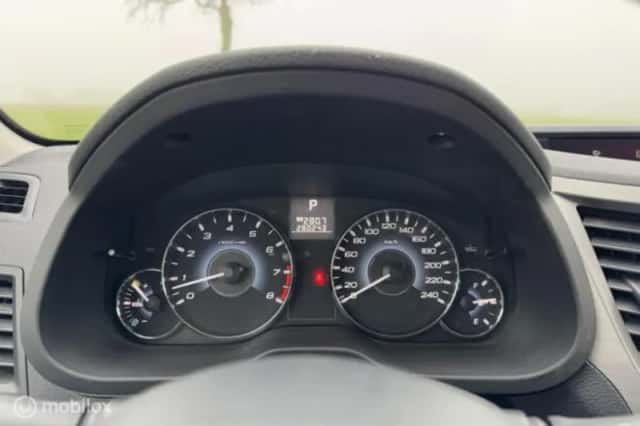 Subaru Legacy (2011) thumbnail 24