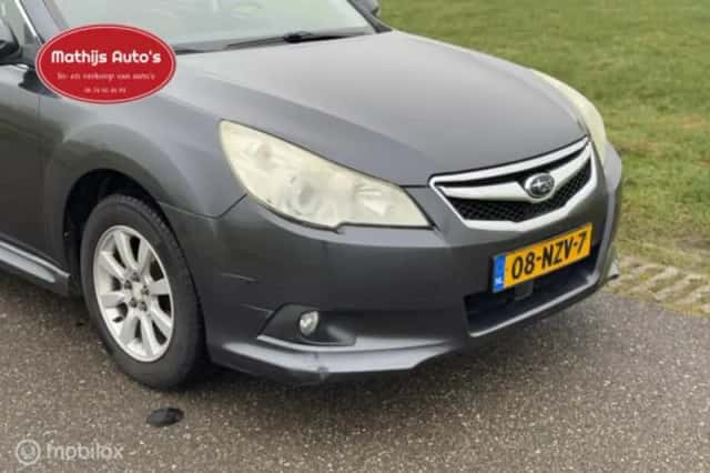Subaru Legacy (2011) thumbnail 4