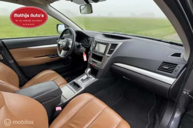 Subaru Legacy (2011) thumbnail 9