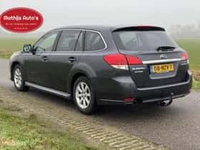 Subaru Legacy (2011) thumbnail 10