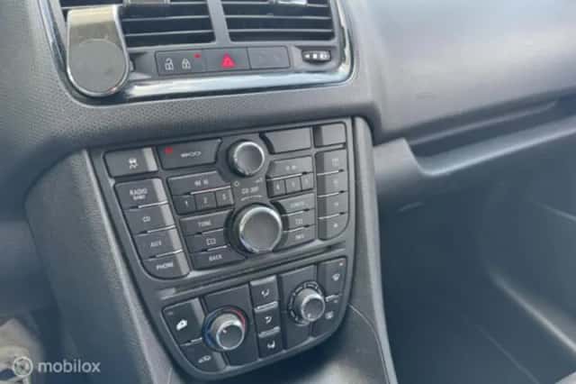 Opel Meriva (2012) thumbnail 20
