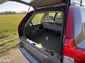 Volvo XC90 (2010) thumbnail 16