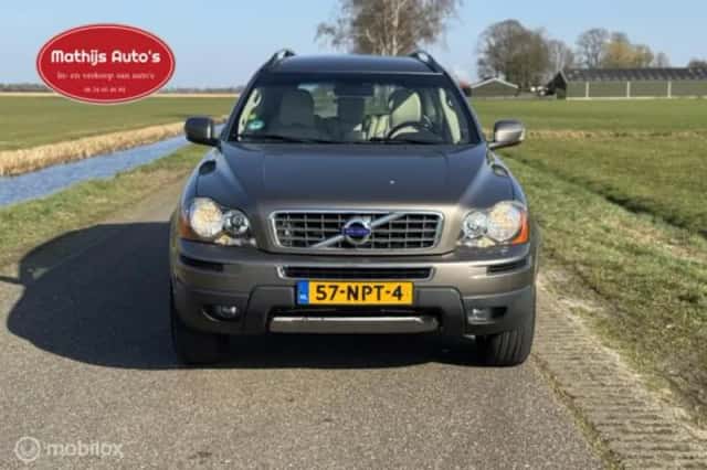 Volvo XC90 (2010) thumbnail 5