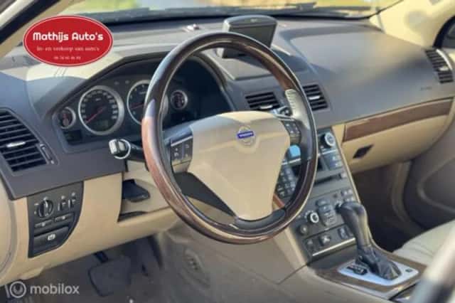 Volvo XC90 (2010) thumbnail 6