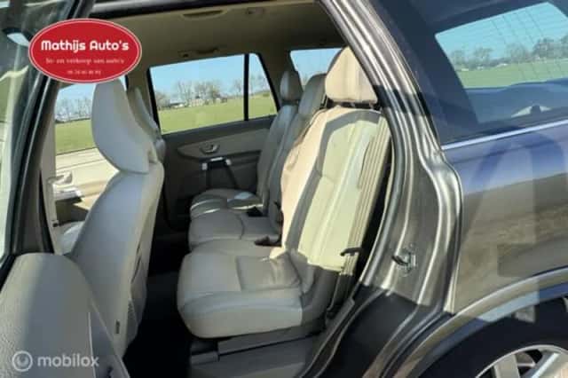 Volvo XC90 (2010) thumbnail 10