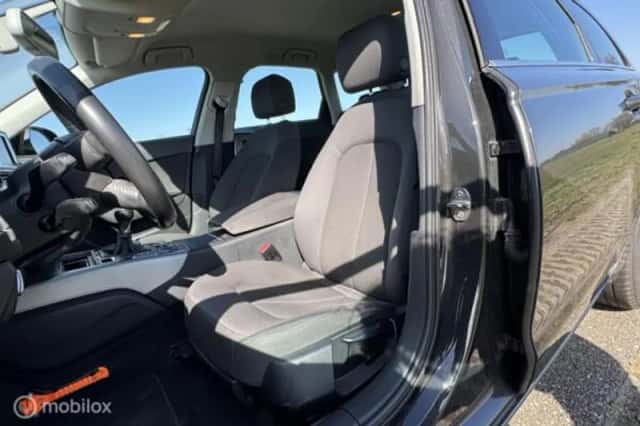 Audi A6 (2012) thumbnail 16