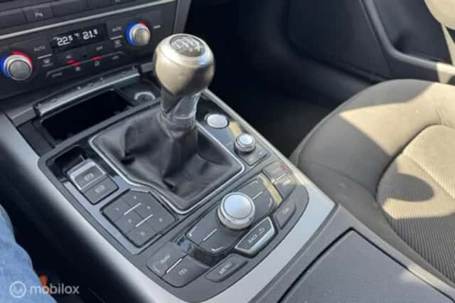 Audi A6 (2012) thumbnail 17