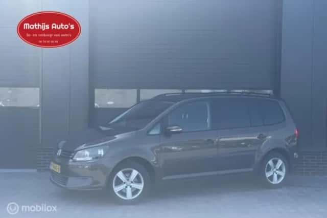 Volkswagen Touran (2011) thumbnail 1