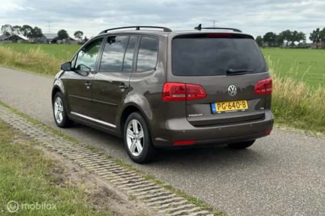 Volkswagen Touran (2017) thumbnail 11