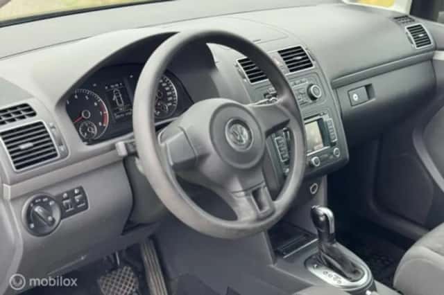 Volkswagen Touran (2017) thumbnail 13