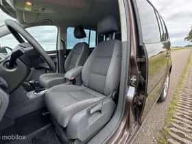 Volkswagen Touran (2017) thumbnail 14