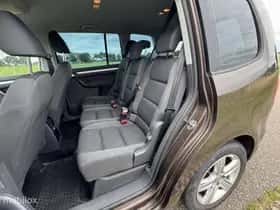 Volkswagen Touran (2017) thumbnail 15
