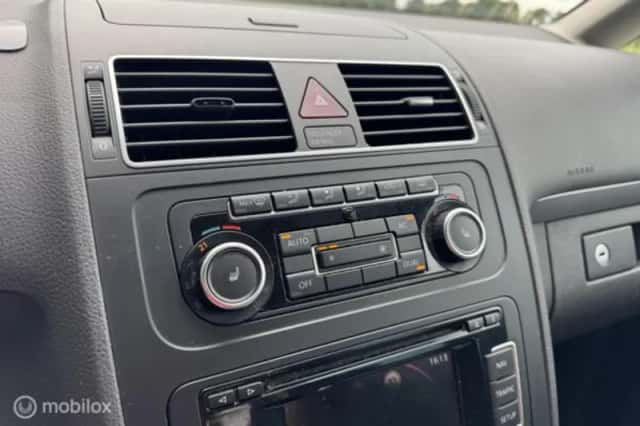 Volkswagen Touran (2017) thumbnail 20
