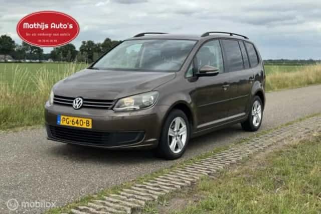 Volkswagen Touran (2017) thumbnail 3