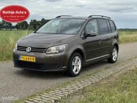 Volkswagen Touran (2017) thumbnail 3