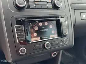 Volkswagen Touran (2017) thumbnail 22
