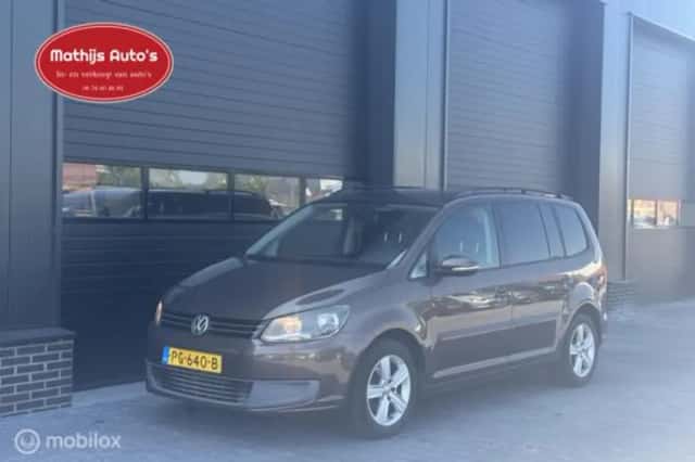 Volkswagen Touran (2011) thumbnail 6