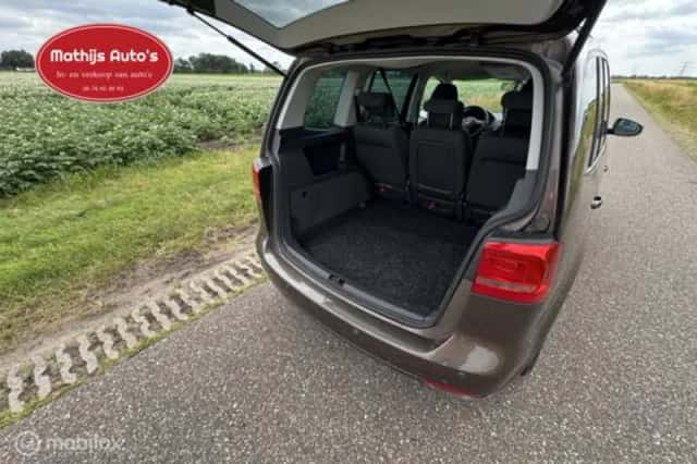 Volkswagen Touran (2017) thumbnail 8