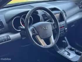 Kia Sorento (2010) thumbnail 16
