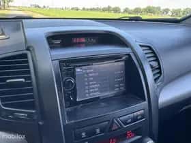 Kia Sorento (2010) thumbnail 20