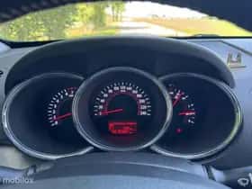 Kia Sorento (2010) thumbnail 21