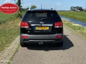 Kia Sorento (2010) thumbnail 4