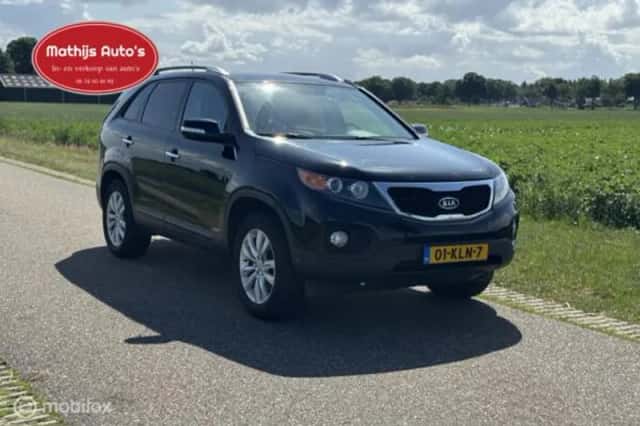 Kia Sorento (2010) thumbnail 6