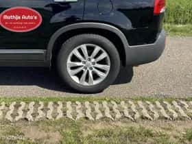 Kia Sorento (2010) thumbnail 8