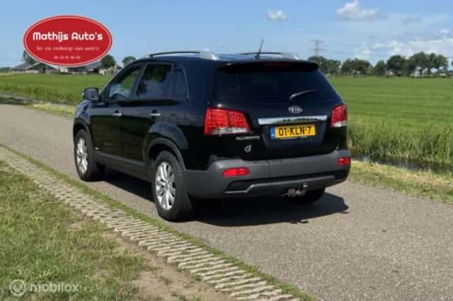 Kia Sorento (2010) thumbnail 9