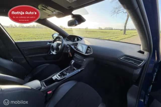 Peugeot 308 (2021) thumbnail 8