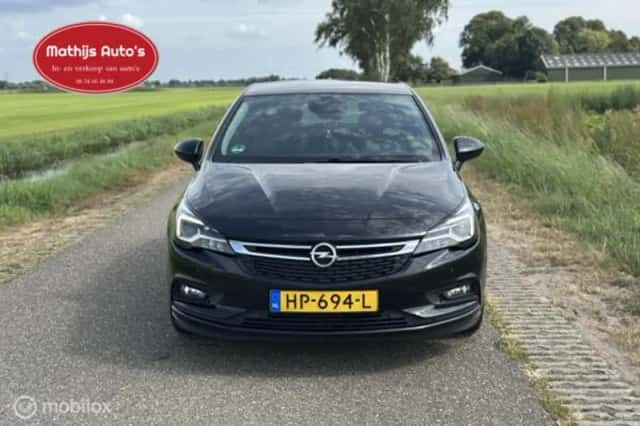 Opel Astra (2015) thumbnail 2