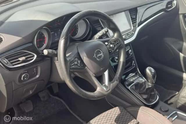 Opel Astra (2015) thumbnail 12