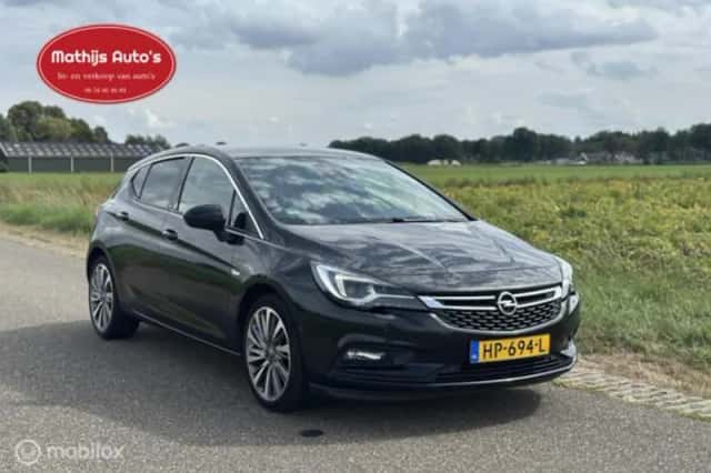 Opel Astra (2015) thumbnail 3